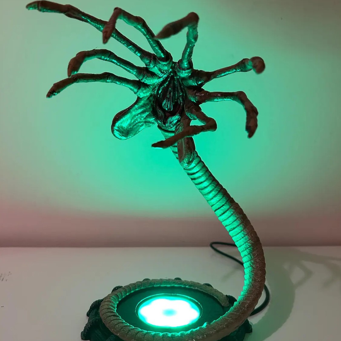 โคมไฟ Alien Facehugger ไฟกลางค - Home Decor Inspo บทวิจารณ์และราคา