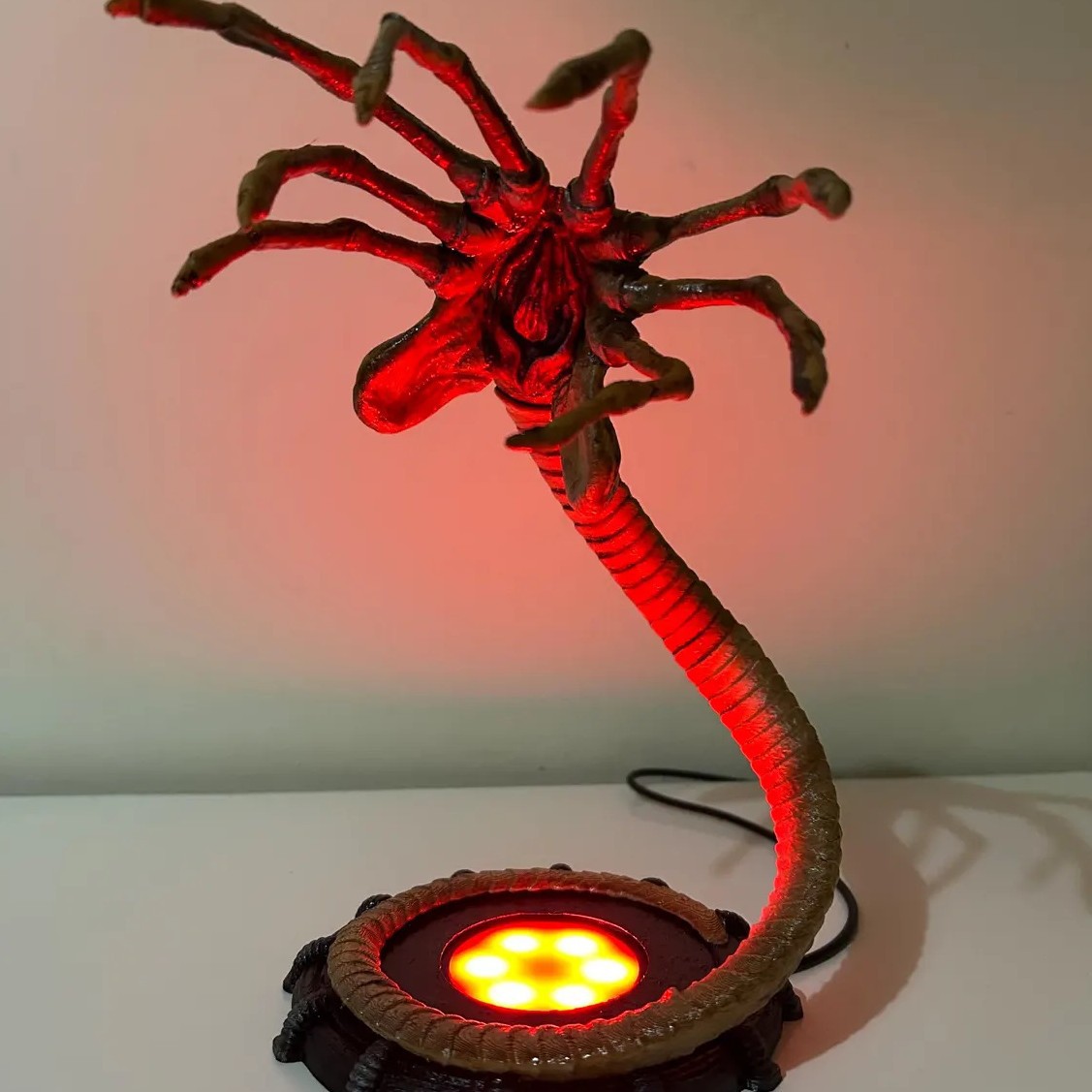 โคมไฟ Alien Facehugger ไฟกลางค - Home Decor Inspo บทวิจารณ์และราคา